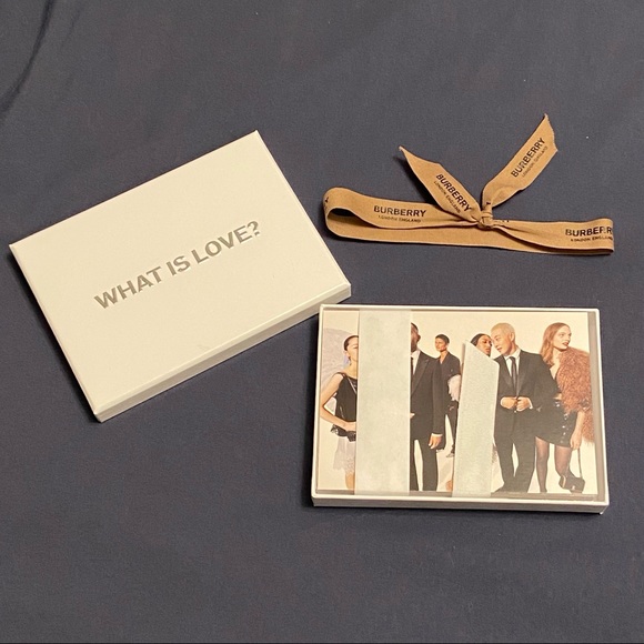 Burberry postcard set - Picture 1 of 9